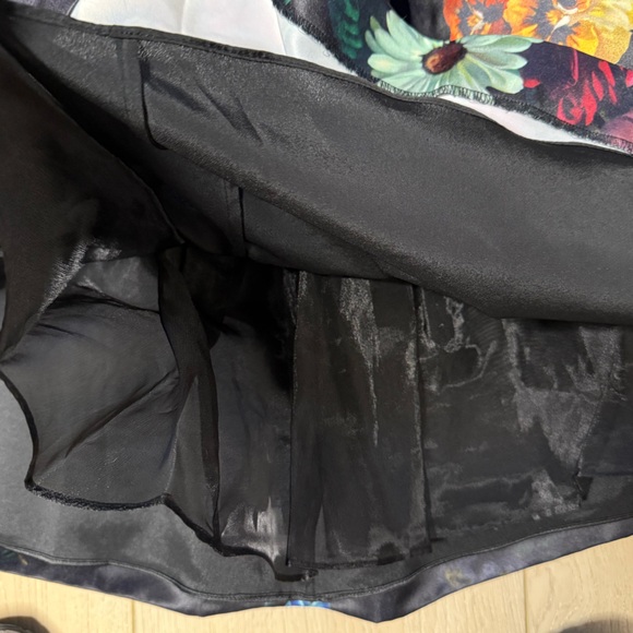 Ted Baker London Flowtii Oil Painting Full Skirt Pleats Hip Pockets Size 0/2 - Picture 9 of 10